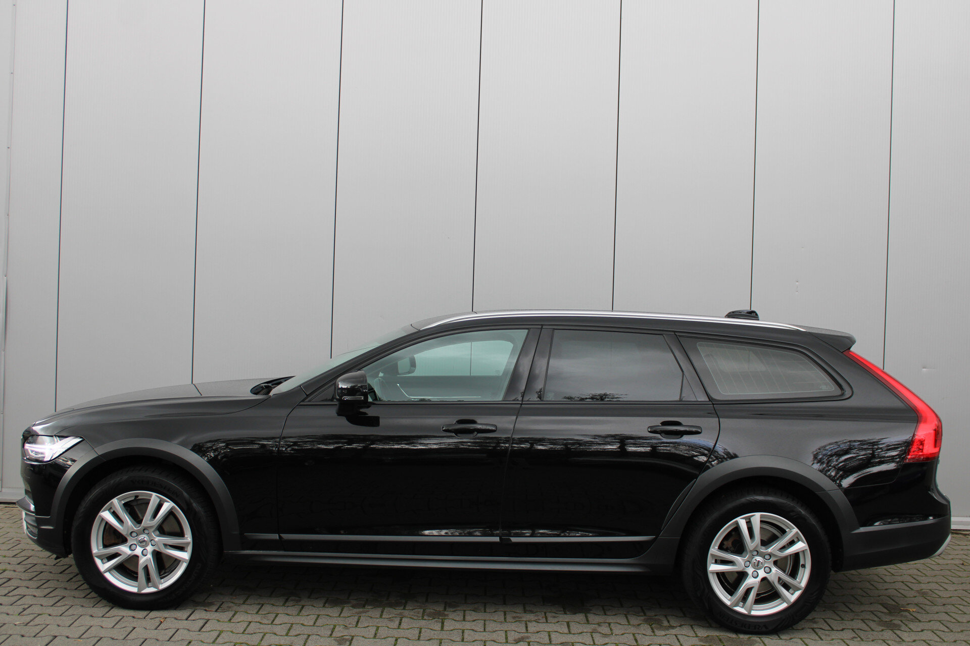 Volvo V90 Cross Country T5 AWD 90th Anniversary Edition - Afbeelding 3