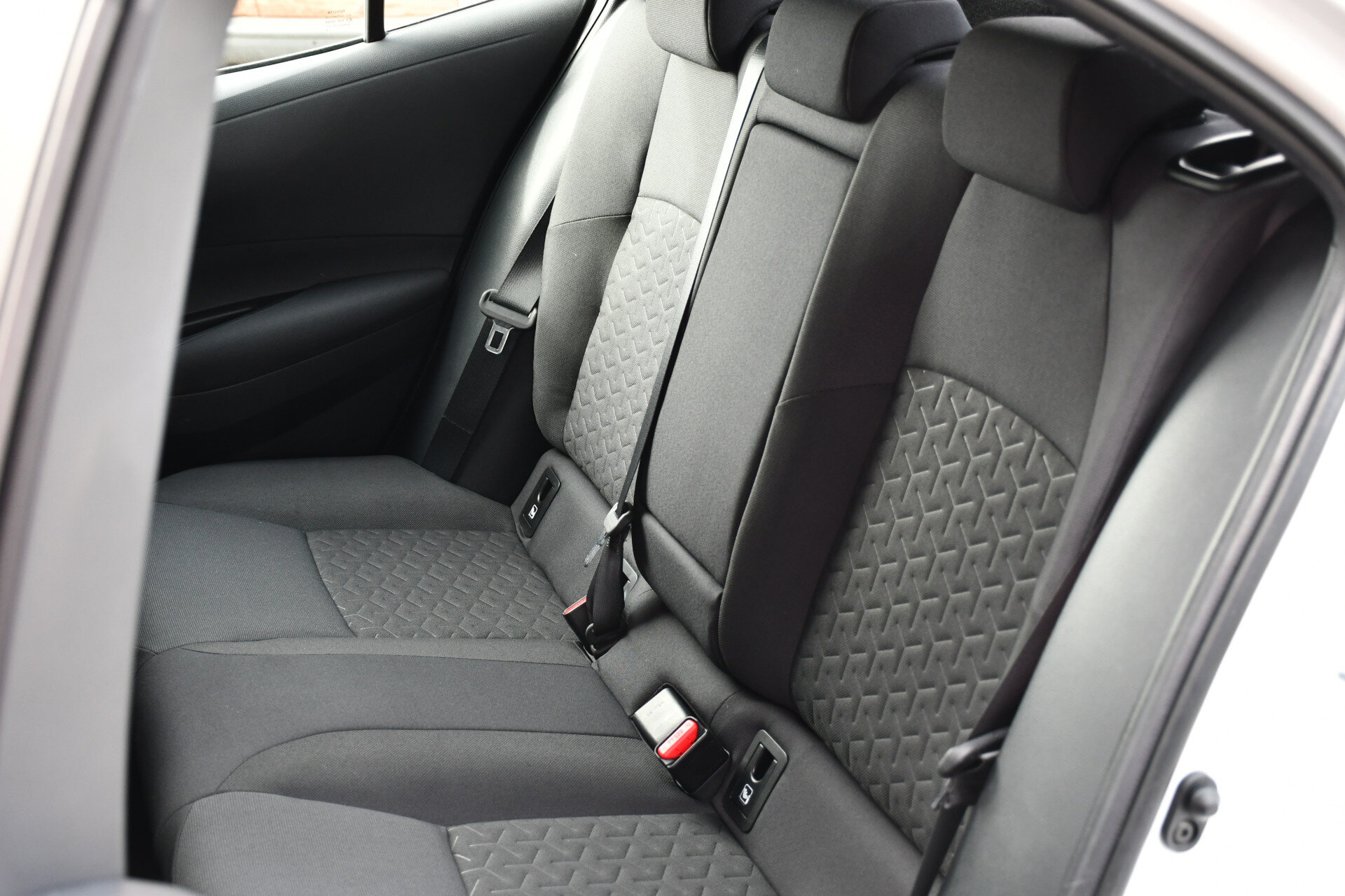 Toyota Corolla 2.0 Hybrid Dynamic Automaat 180pk - Afbeelding 5