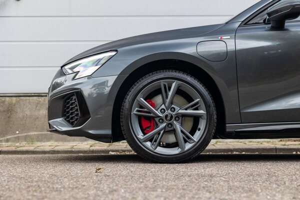 lichtmetalen velgen 18" lichtmetalen velgen 18"