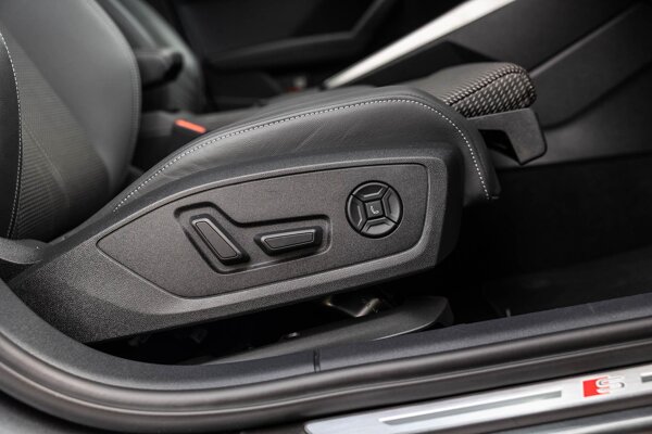 elektrisch verstelbare voorstoel(en) elektrisch verstelbare voorstoel(en)