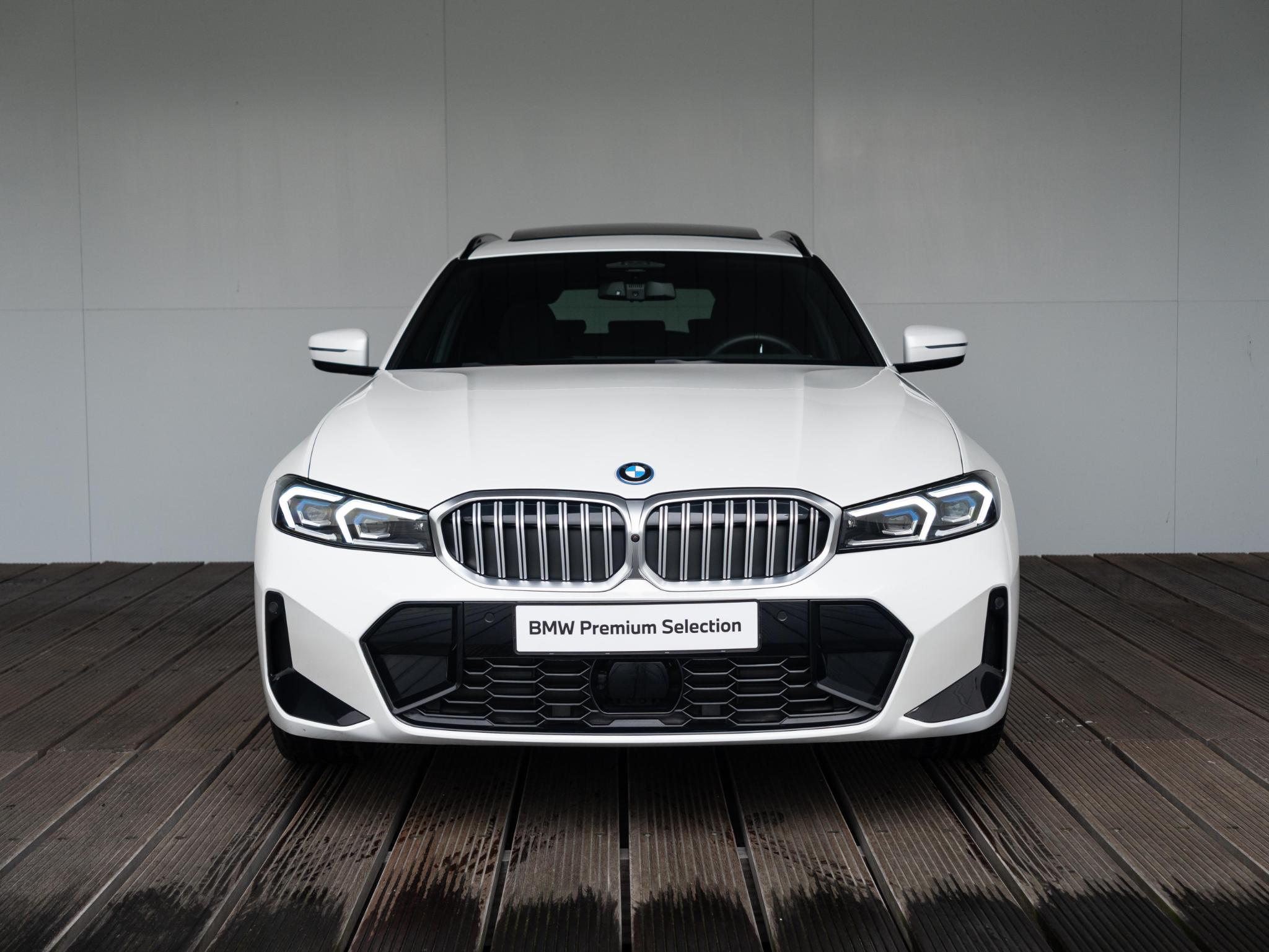 BMW 3 Serie Touring 330e - Afbeelding 3