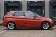 BMW 2-serie Active Tourer 218i 140pk AUT High Executive Launch Edition - Afbeelding 3