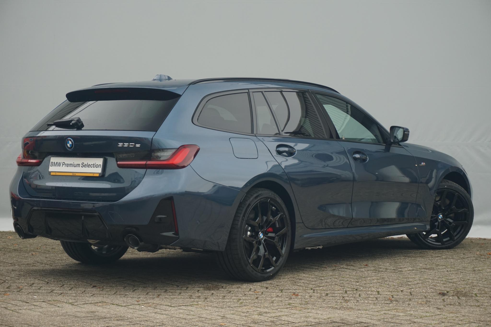BMW 3 Serie Touring 330e - Afbeelding 2