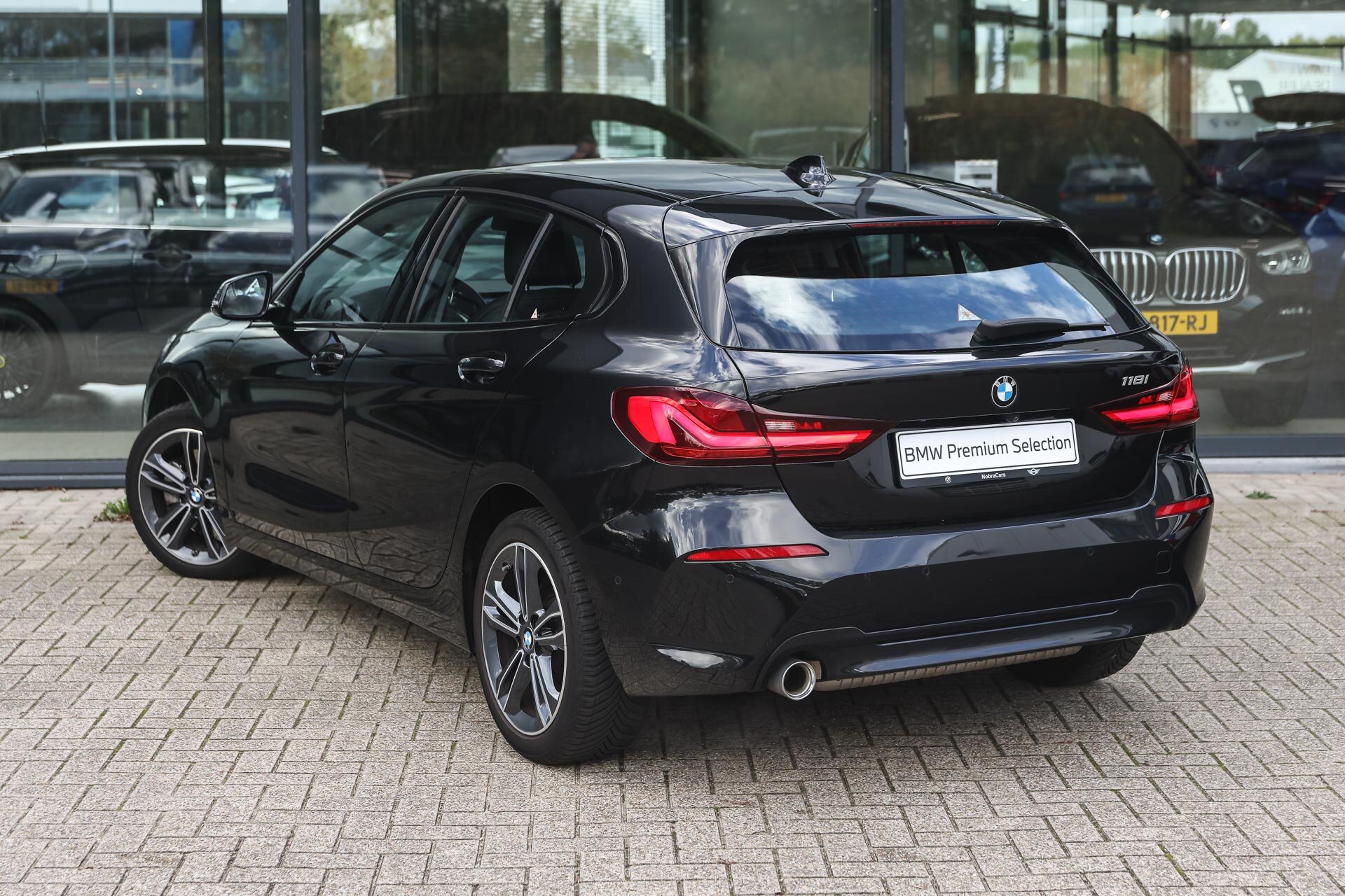 BMW 1 Serie 118i Sport Line Automaat - Afbeelding 2
