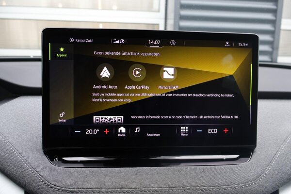 Apple Carplay/Android Auto Apple Carplay/Android Auto