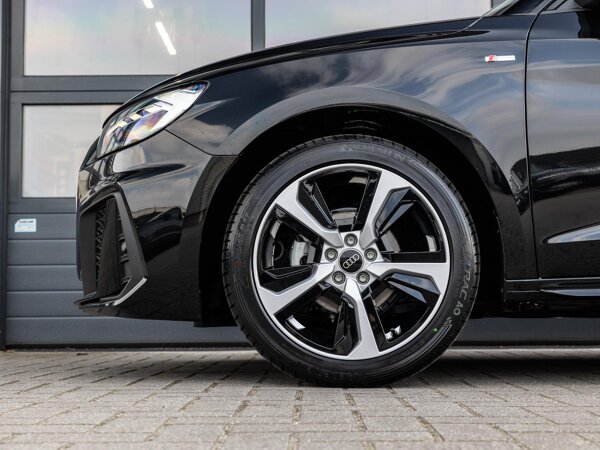 lichtmetalen velgen 7-spaaks 17" lichtmetalen velgen 7-spaaks 17"