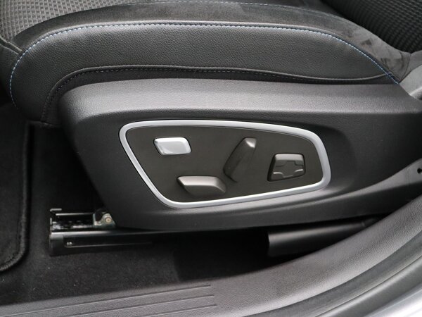 Elektrisch bedienbare stoelen Elektrisch bedienbare stoelen