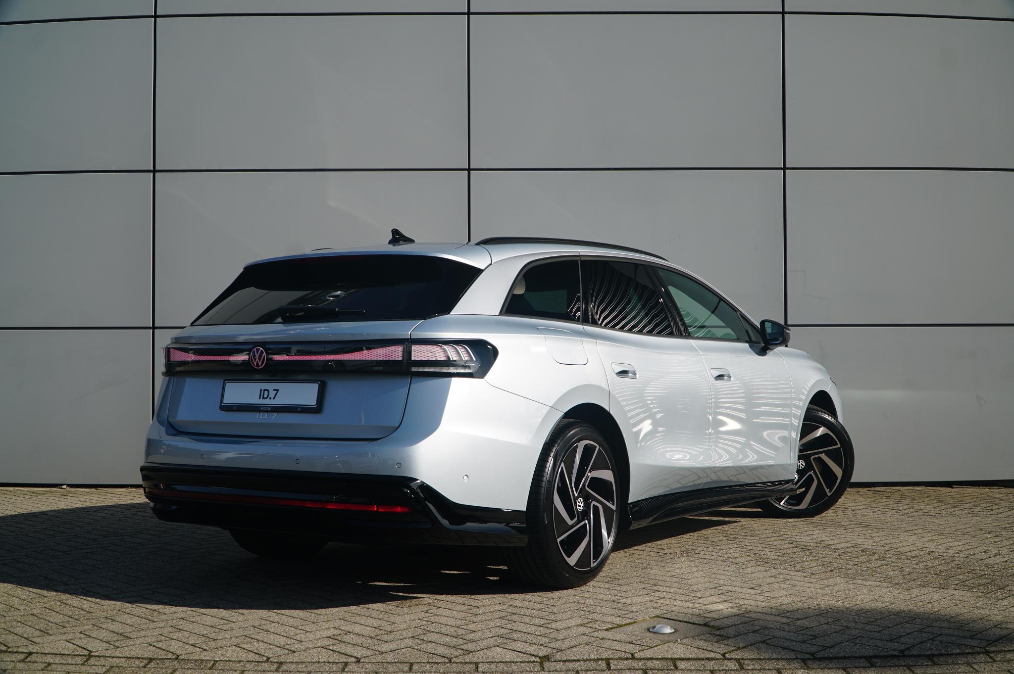 Volkswagen ID.7 Tourer 286pk Pro Business 77 kWh - Afbeelding 2