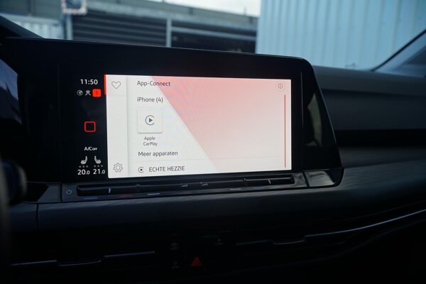 Apple Carplay/Android Auto Apple Carplay/Android Auto