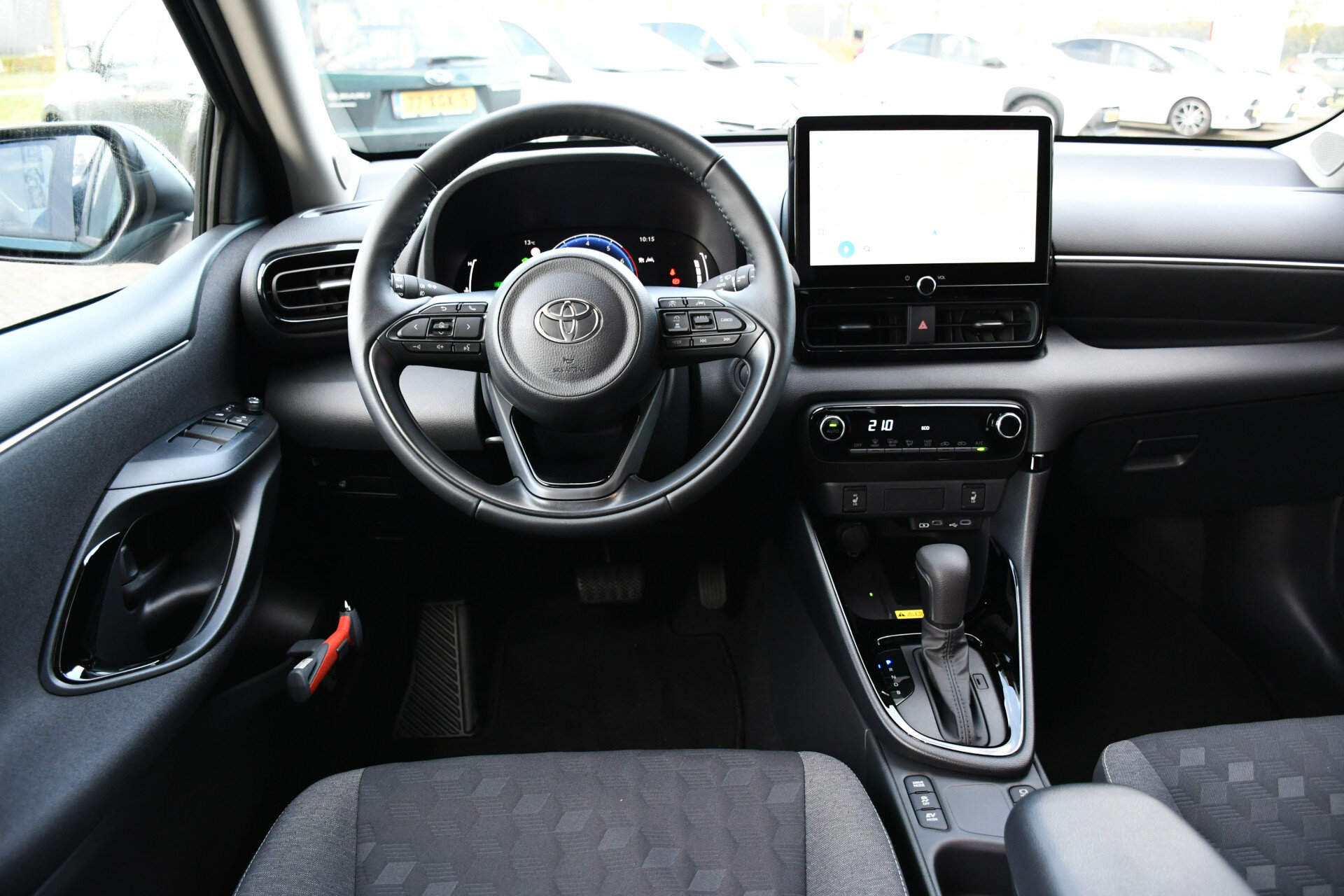 Toyota Yaris 1.5 Hybrid 115 Dynamic Automaat 116pk - Afbeelding 2