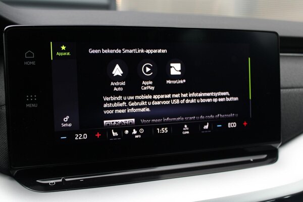 Apple Carplay/Android Auto Apple Carplay/Android Auto