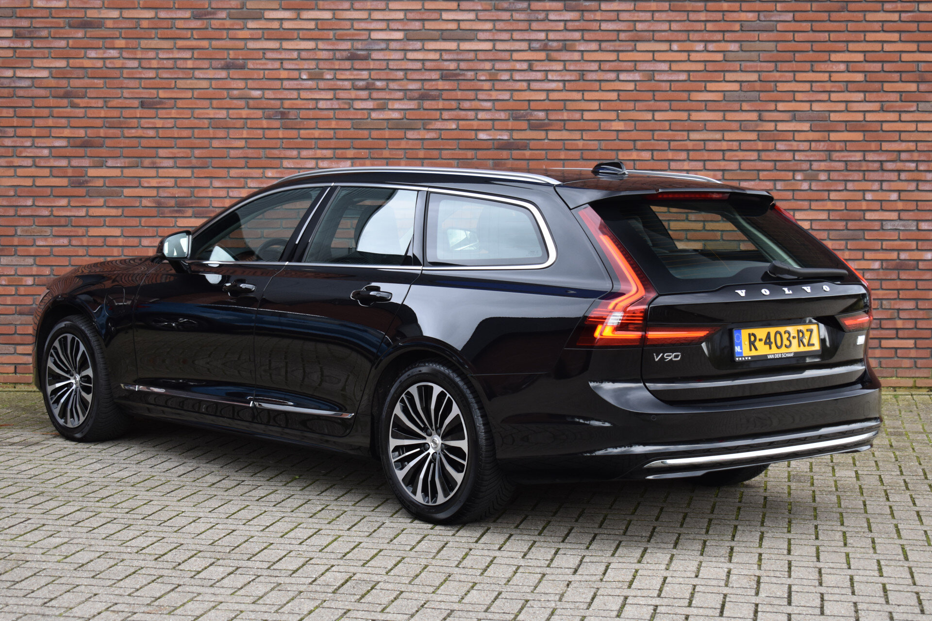 Volvo V90 T6 350PK Plug-in hybrid AWD Core Bright - Afbeelding 2