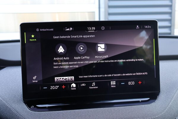 Apple Carplay/Android Auto Apple Carplay/Android Auto