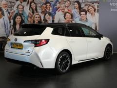 Toyota Corolla Touring Sports Hybrid 140 Business Plus *Parkeerassistent * navi* - Afbeelding 3