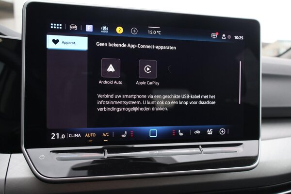 Apple Carplay/Android Auto Apple Carplay/Android Auto
