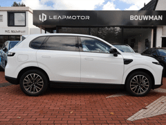 Leapmotor B10 EV 67,1 kWh 218PK Design ProMax, Rijklaarprijs | NIEUW | Panoramadak | Navigatie | Camera | Adaptieve Cruise Control - Afbeelding 3