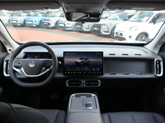 Leapmotor B10 EV 67,1 kWh 218PK Design ProMax, Rijklaarprijs | NIEUW | Panoramadak | Navigatie | Camera | Adaptieve Cruise Control - Afbeelding 5
