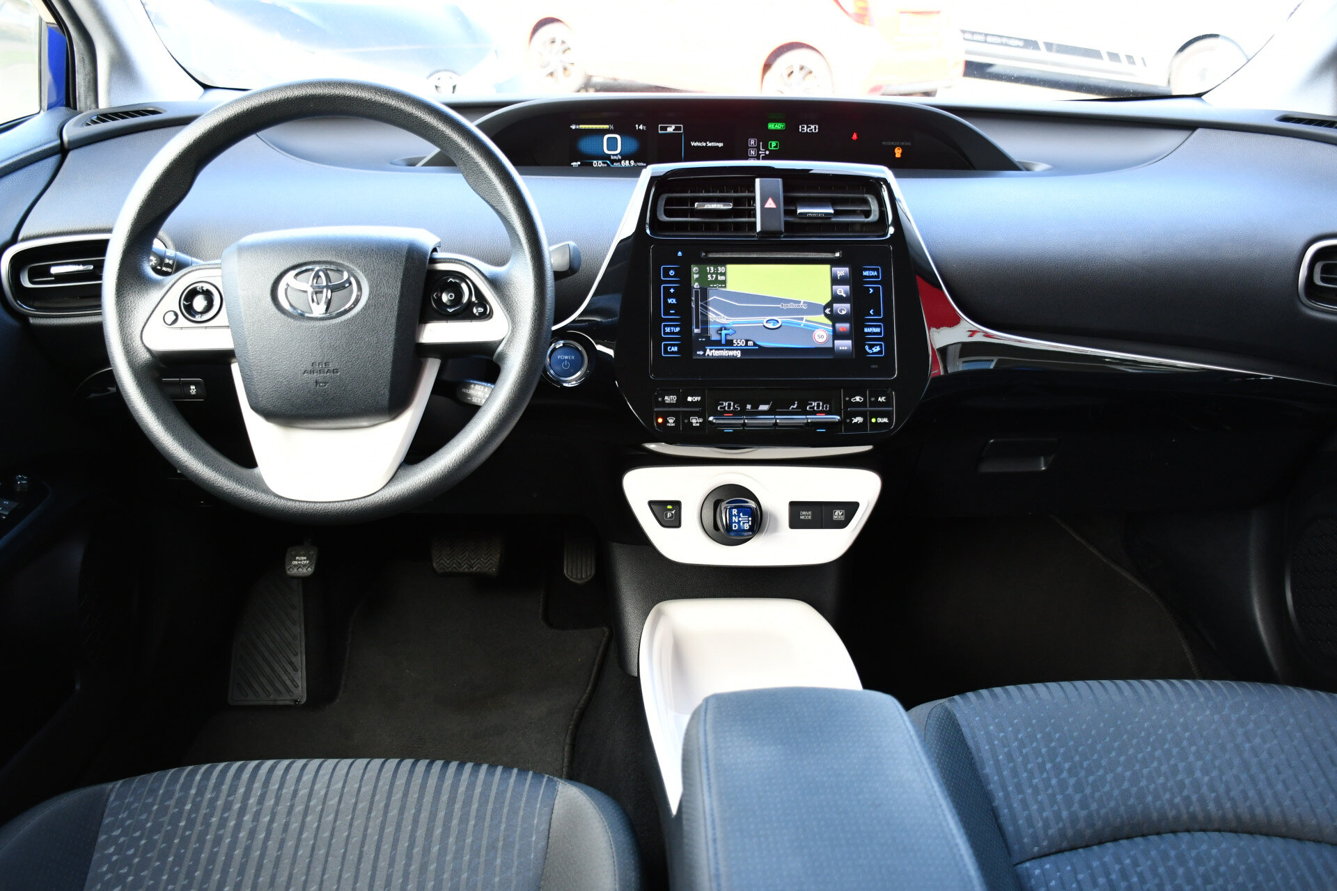 Toyota Prius 1.8 Aspiration Automaat 122pk - Afbeelding 2