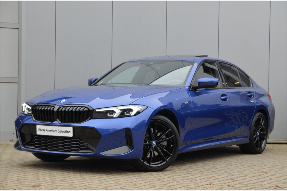 BMW 3 Serie 320e M Sport Automaat - Afbeelding 1