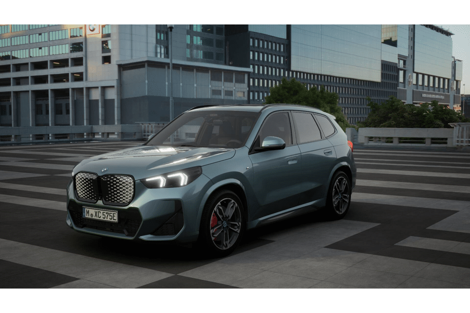 BMW iX1 eDrive20 High Executive M Sport - Afbeelding 1