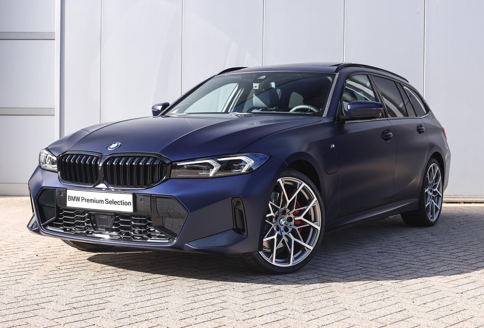 BMW 3 Serie Touring 330e High Executive M Sport Automaat