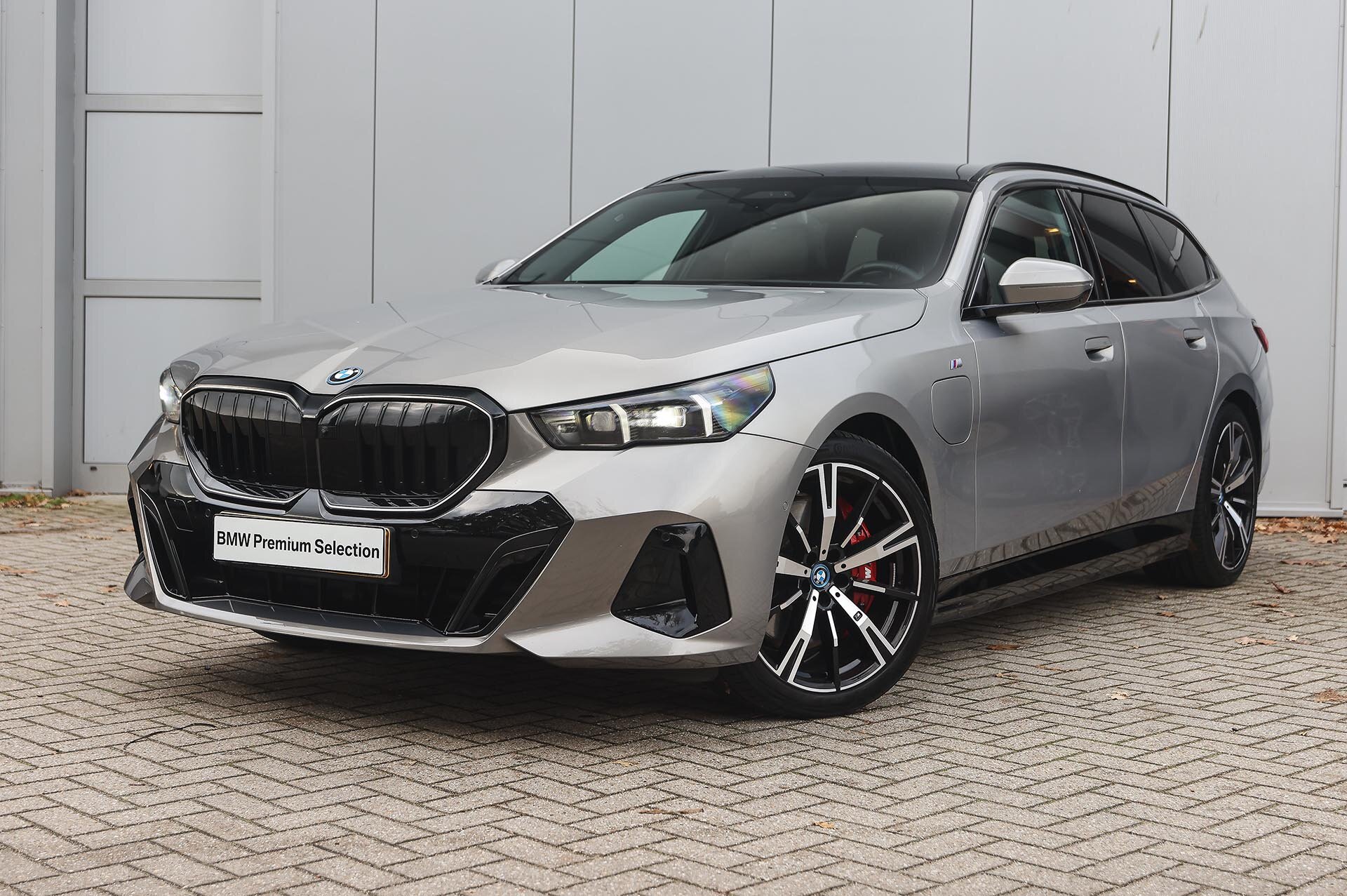 BMW 5 Serie Touring 550e xDrive M Sport Automaat