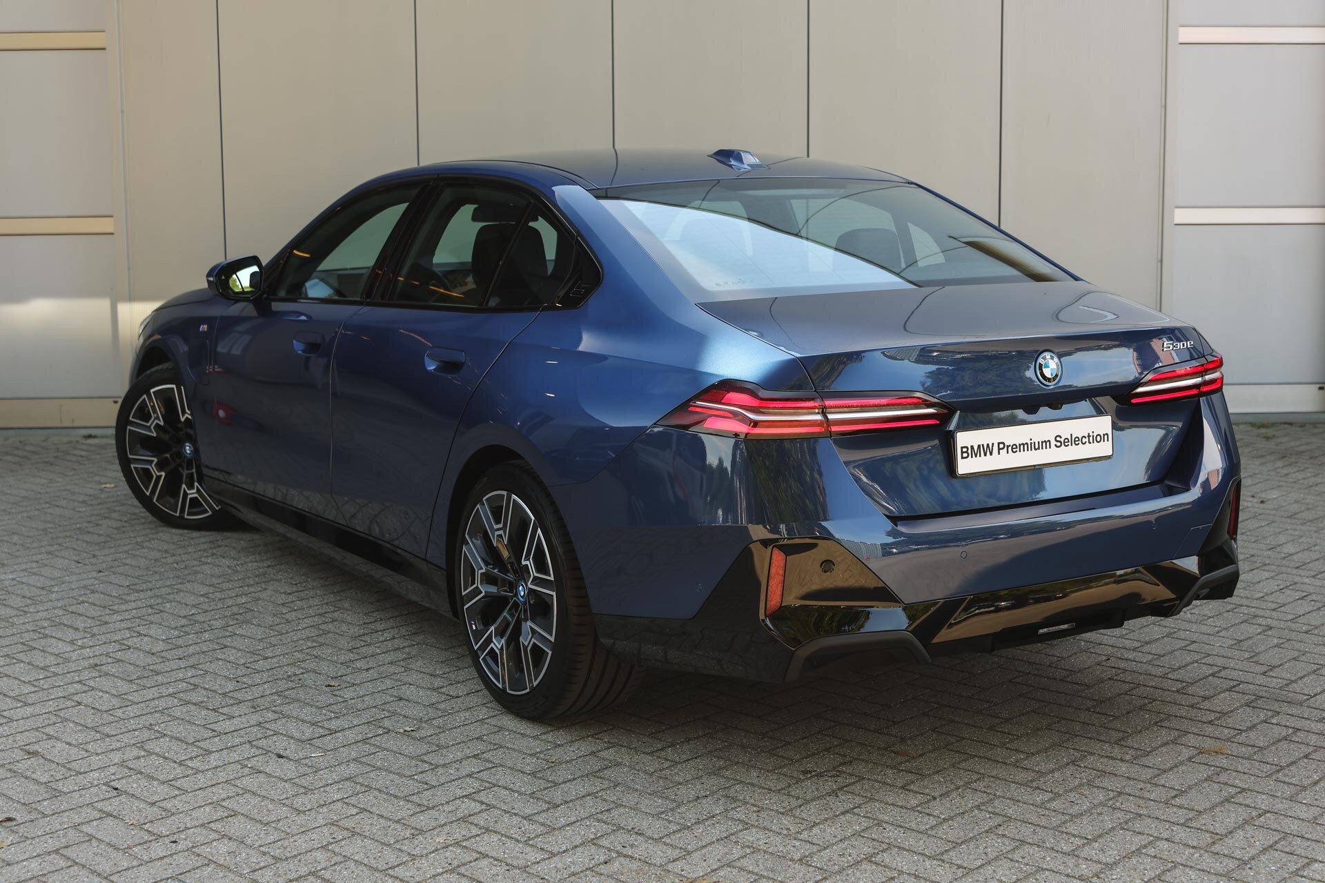 BMW 5 Serie 530e M Sport Automaat - Afbeelding 2