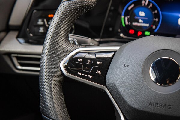 cruise control adaptief met Stop&Go en stuurhulp cruise control adaptief met Stop&Go en stuurhulp