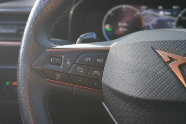 cruise control adaptief met Stop&Go en stuurhulp cruise control adaptief met Stop&Go en stuurhulp