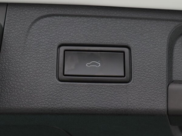 elektrisch bedienbare achterklep met sensorsturing