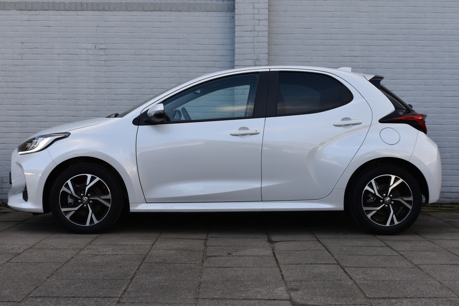 Toyota Yaris 1.5 Hybrid 115 First Edition Limited Automaat 116pk - Afbeelding 5