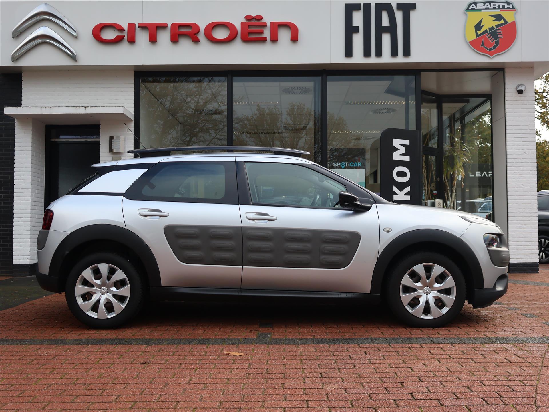 Citroën C4 Cactus PureTech 82PK Business, Rijklaarprijs | Navigatie | Climate Control | Parkeersensoren | Bluetooth | Dakrails - Afbeelding 4