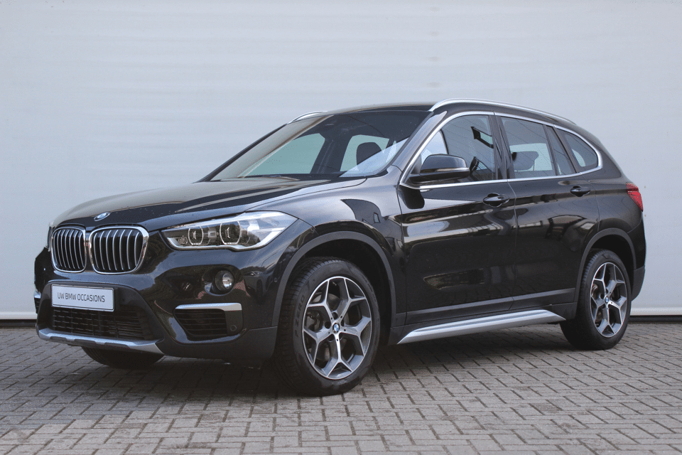 BMW X1 sDrive20i High Executive xLine Automaat - Afbeelding 1