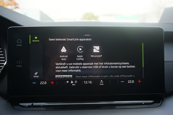 Apple Carplay/Android Auto Apple Carplay/Android Auto