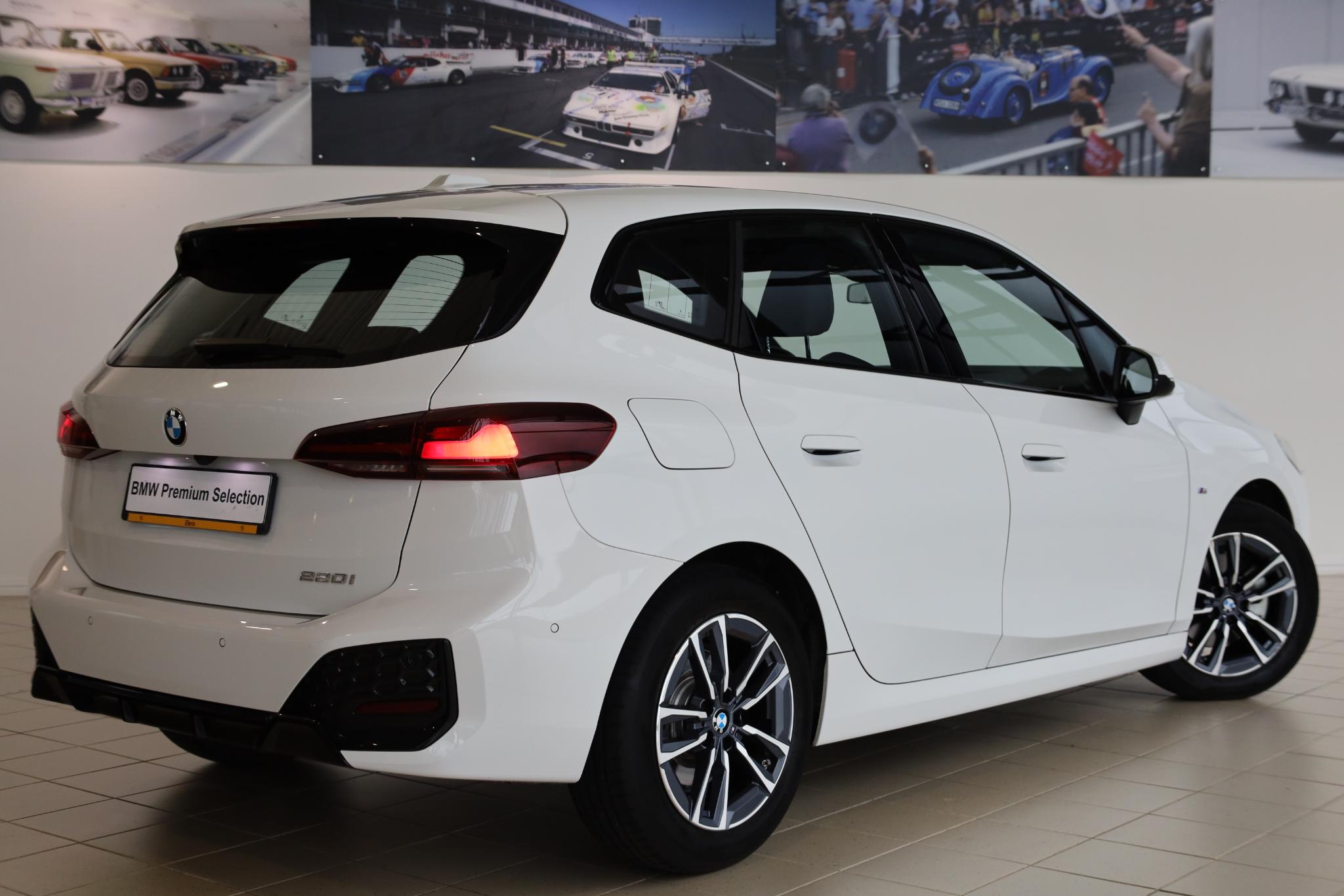 BMW 2 Serie Active Tourer 220i - Afbeelding 2