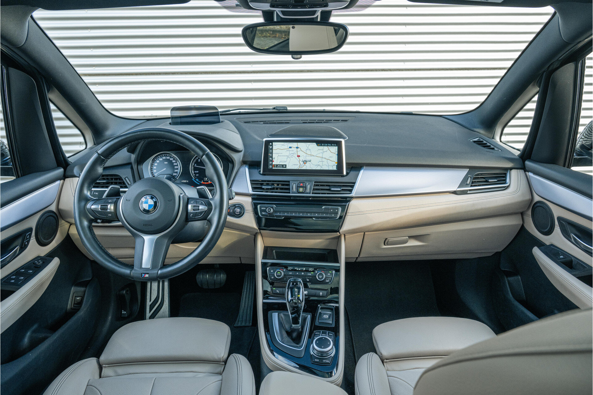 BMW 2 Serie Gran Tourer 220i 7p. High Executive M Sport Automaat - Afbeelding 5