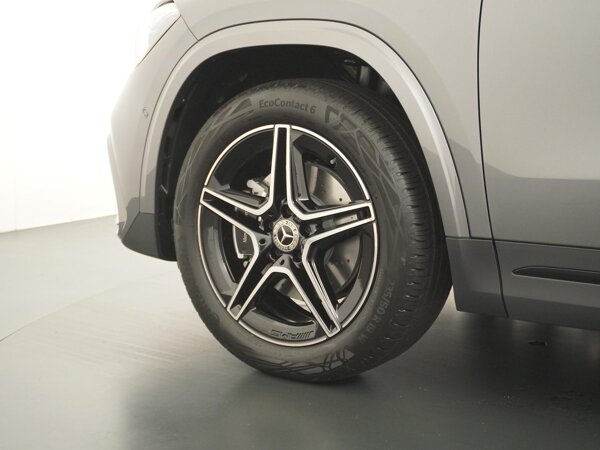 19'' 5 dubbelspaaks lichtmetalen AMG-velgen 19'' 5 dubbelspaaks lichtmetalen AMG-velgen