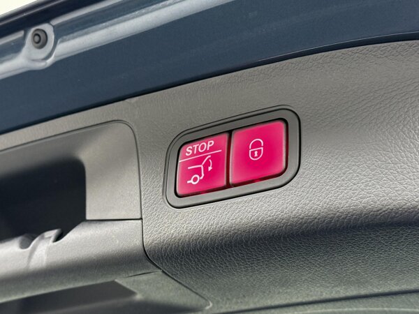 elektrisch bedienbare achterklep met sensorsturing elektrisch bedienbare achterklep met sensorsturing