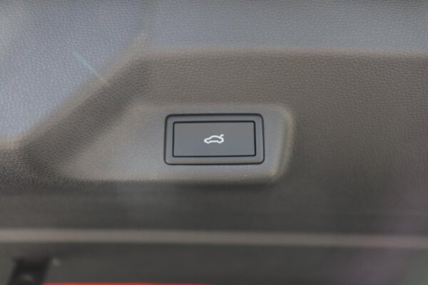 elektrisch bedienbare achterklep met sensorsturing elektrisch bedienbare achterklep met sensorsturing