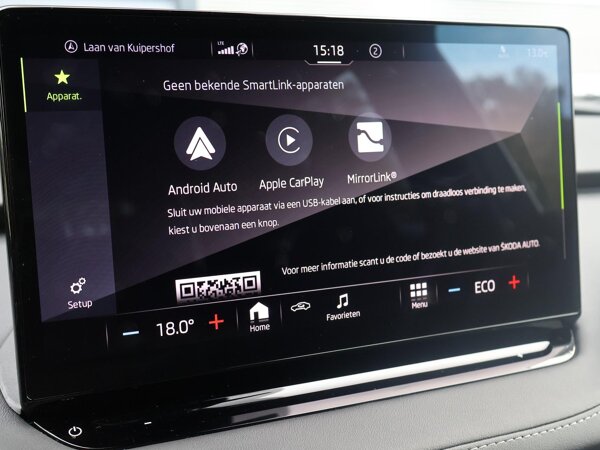 Apple Carplay/Android Auto Apple Carplay/Android Auto