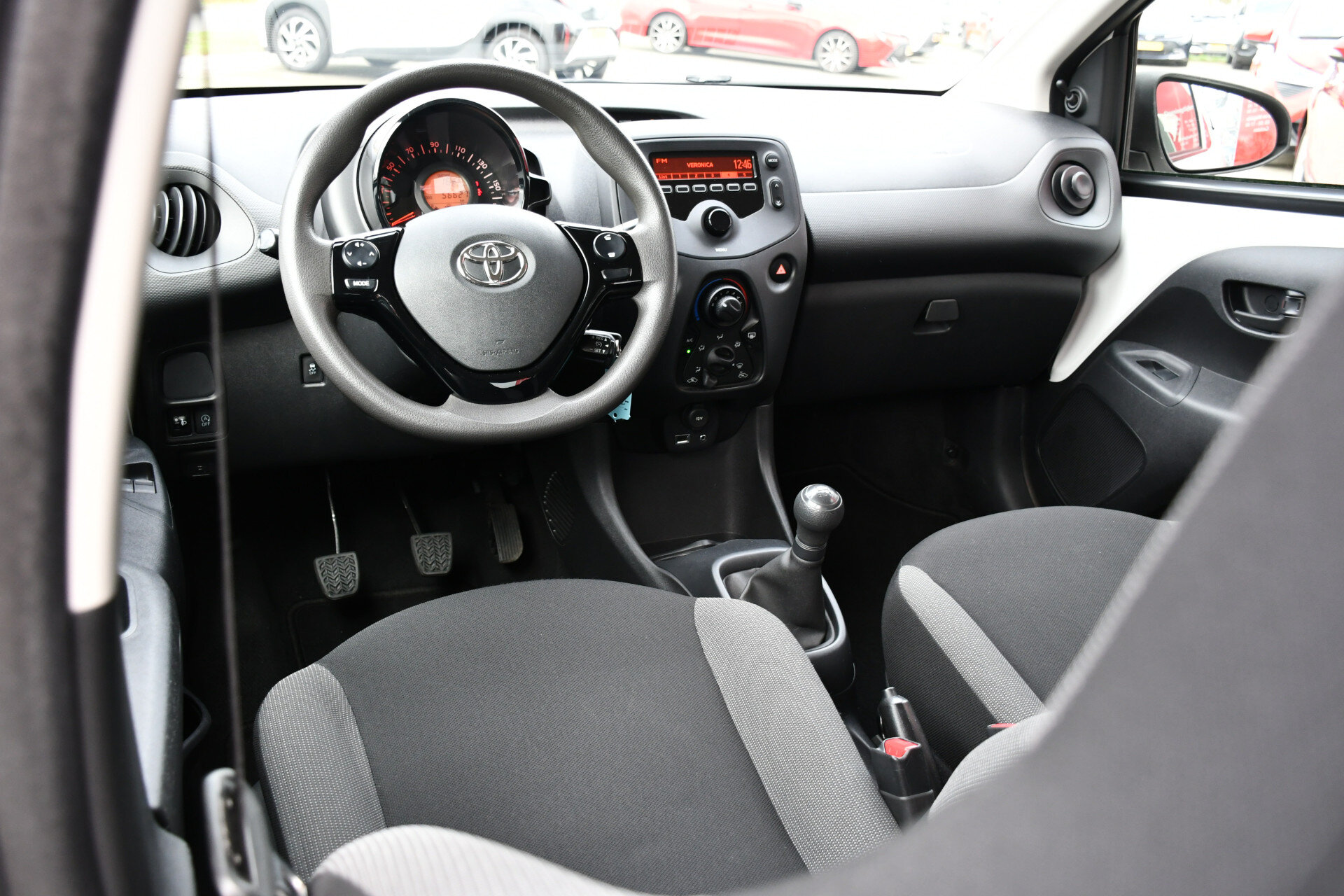 Toyota Aygo 1.0 VVT-i x-fun 5-deurs 69pk - Afbeelding 2