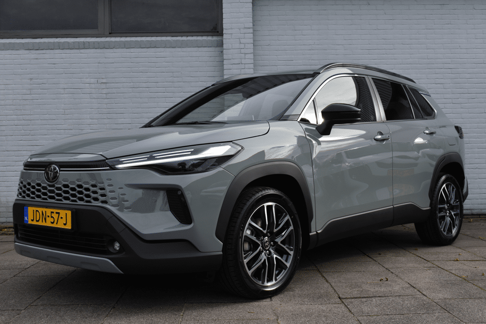 Toyota Corolla Cross Hybrid 140 Dynamic Automaat 140pk - Afbeelding 1