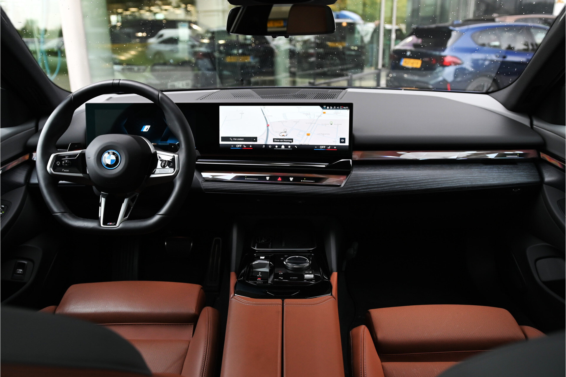 BMW 5 Serie 550e xDrive M Sport Automaat - Afbeelding 4