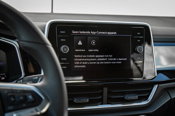Apple Carplay/Android Auto Apple Carplay/Android Auto