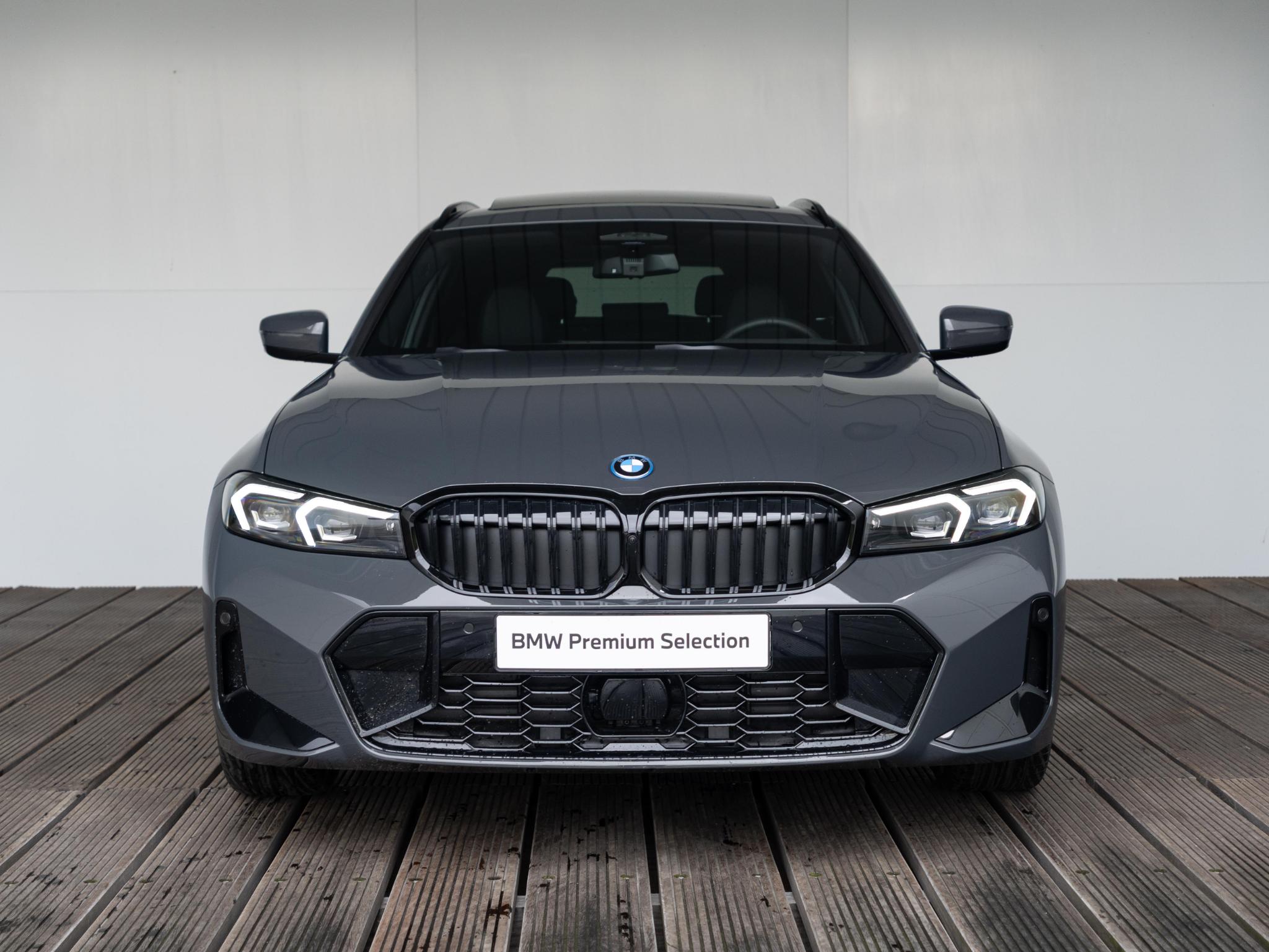 BMW 3 Serie Touring 330e - Afbeelding 3