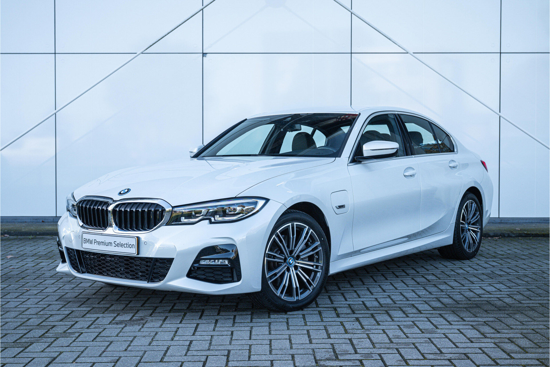 BMW 3 Serie 320e High Executive M Sport Automaat