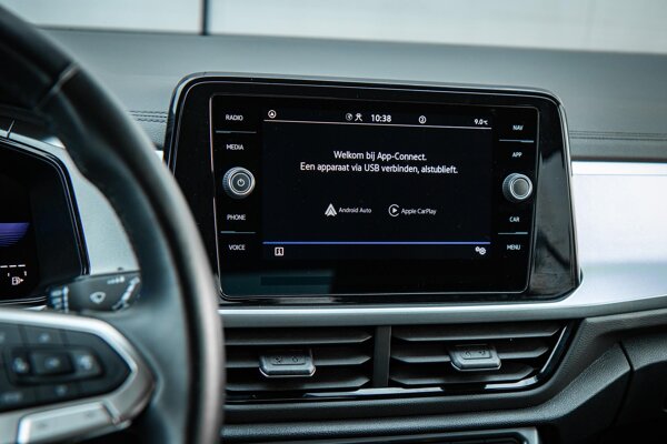 Apple Carplay/Android Auto Apple Carplay/Android Auto