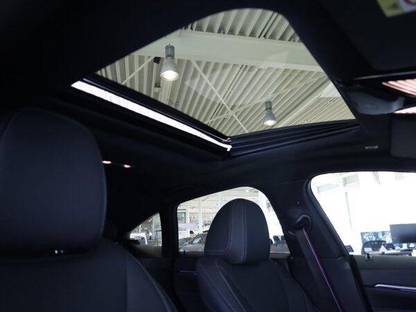 Elektrisch bediend glazen schuif-/kanteldak