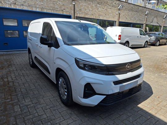 Opel Combo-e CARGO ELECTRIC L2H1 HEAVY 50KWH *DRAADLOOS OPLADEN* *HOUTEN VLOERBEDEKKING* NAVI * CAMERA *