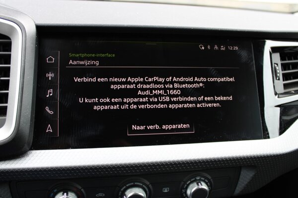 Apple Carplay/Android Auto Apple Carplay/Android Auto